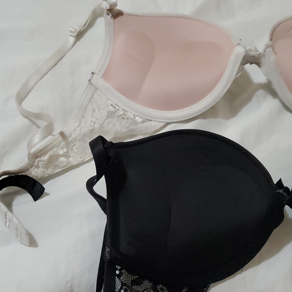Bras - Picture 5 of 7